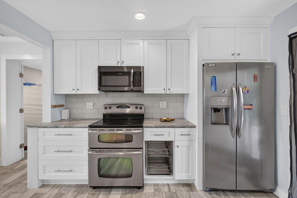 216 E 24th Street - Photo 12