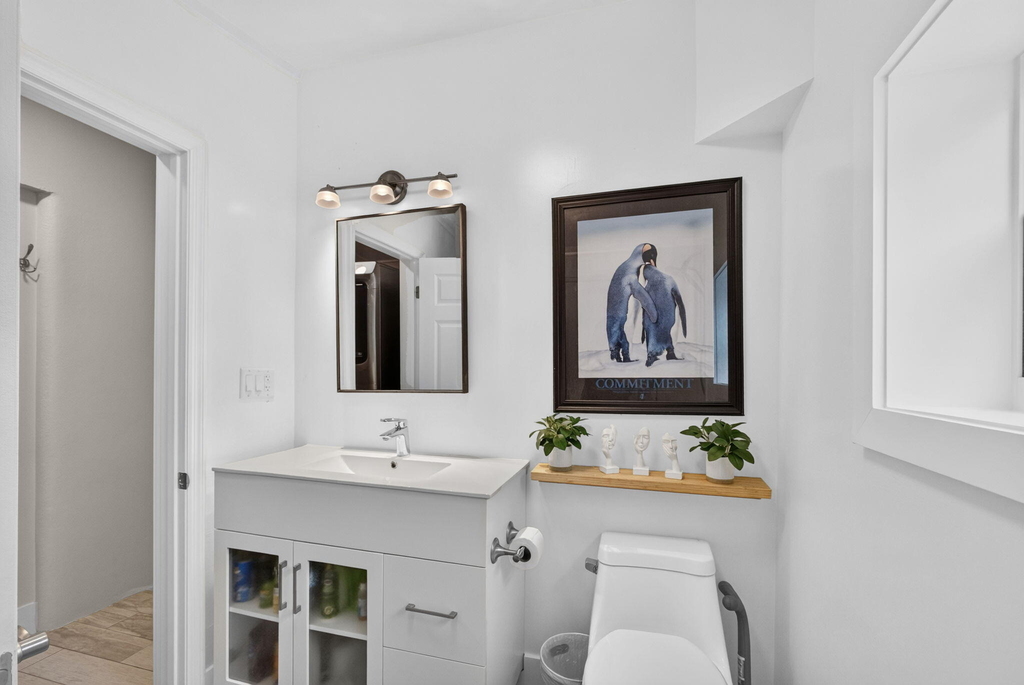 216 E 24th Street - Photo 21
