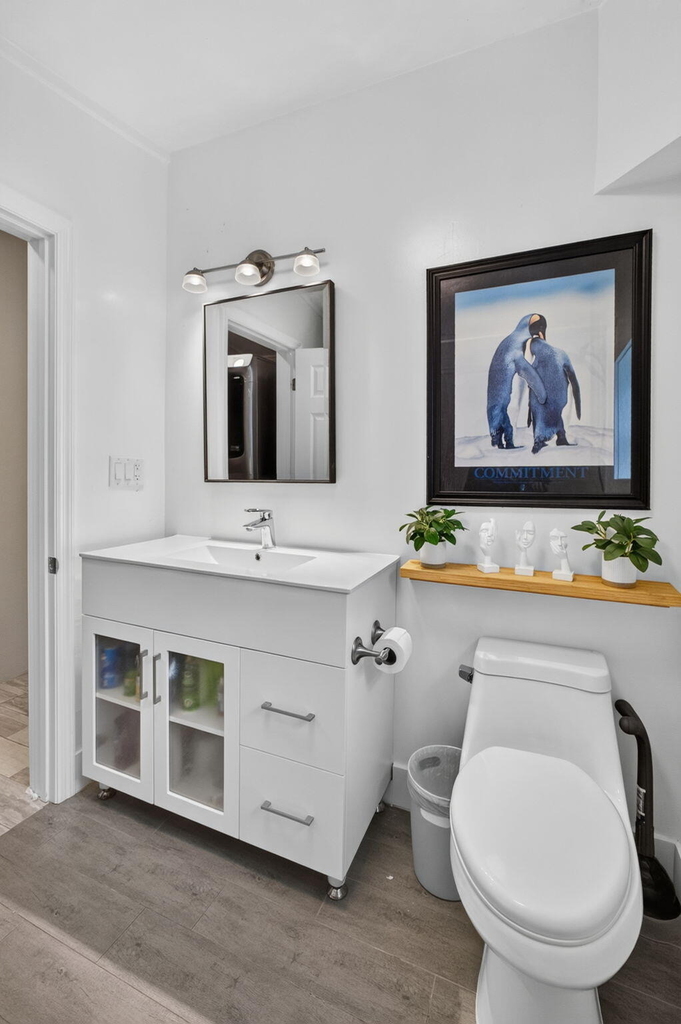 216 E 24th Street - Photo 22