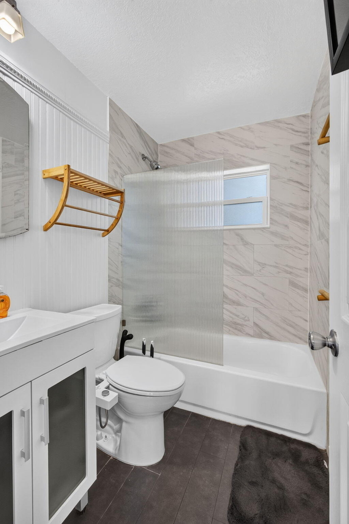 216 E 24th Street - Photo 28
