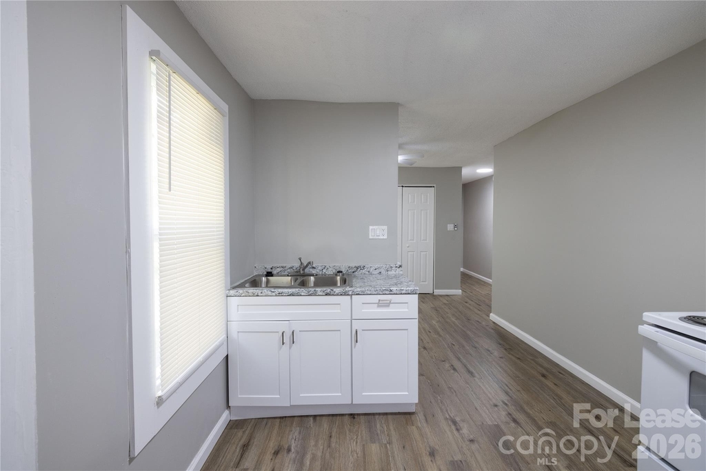 446 W Main Street - Photo 19