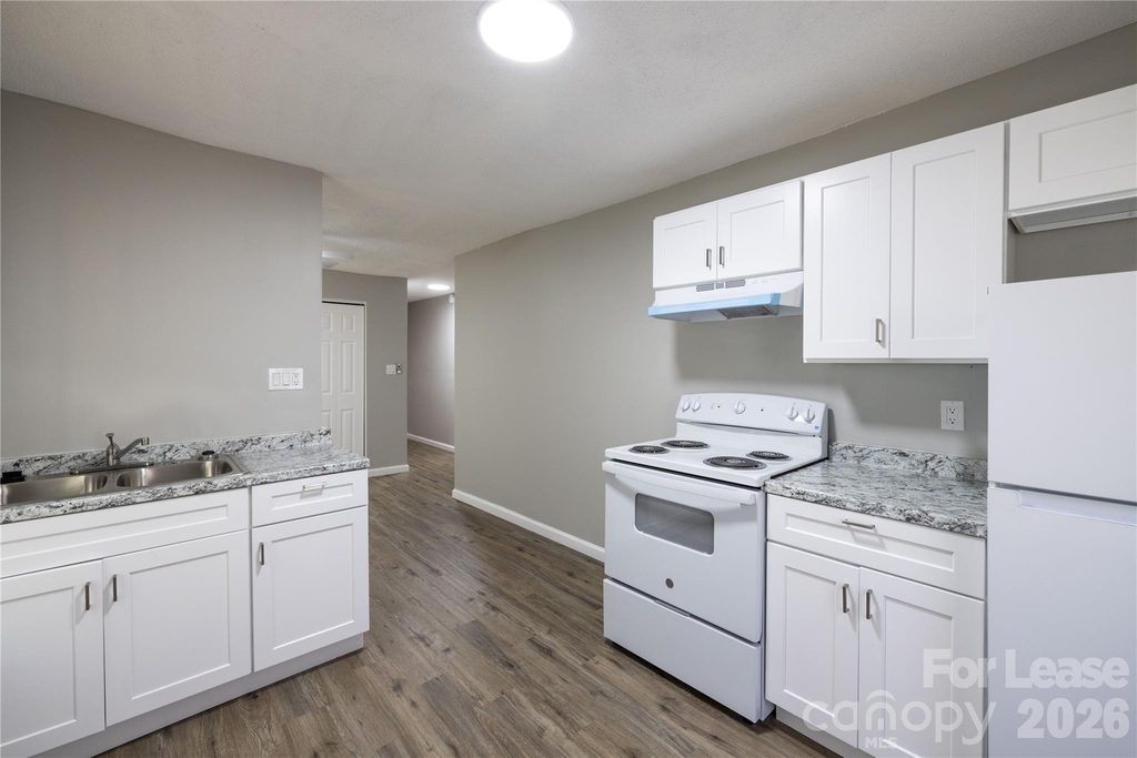 446 W Main Street - Photo 20