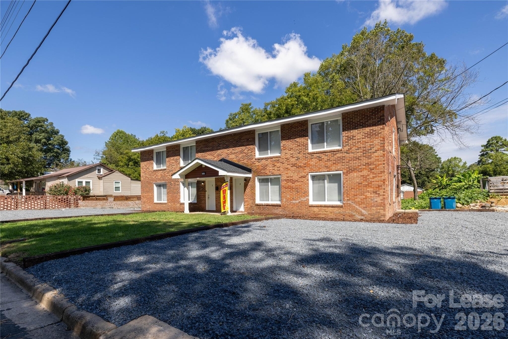 446 W Main Street - Photo 2