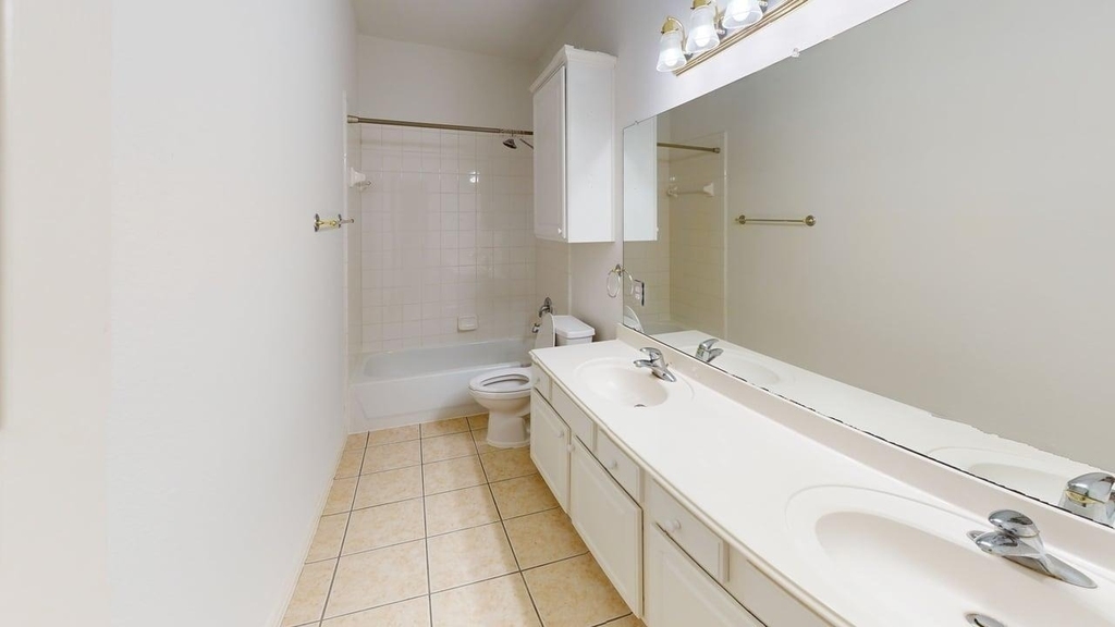 1219 Bridgeway Lane - Photo 19