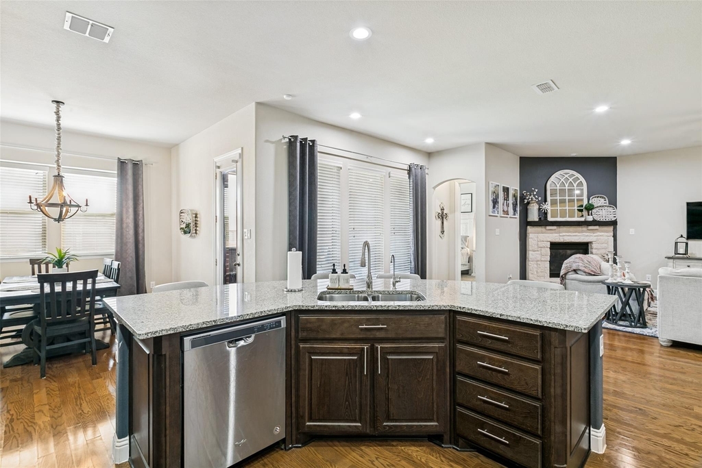 15109 Roderick Road - Photo 9