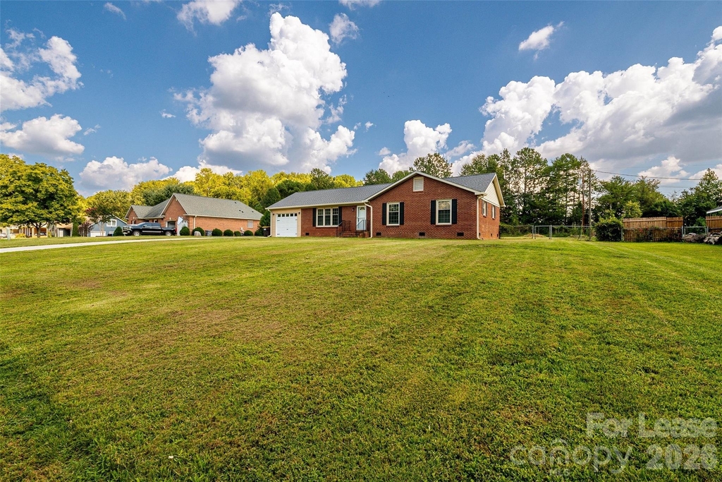 114 Cottonwood Drive - Photo 1