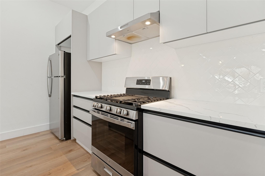 2613 Calvin Street - Photo 10