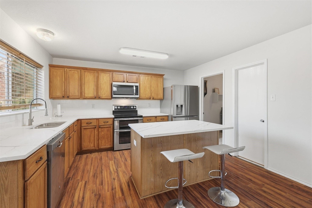 13201 Padre Avenue - Photo 12
