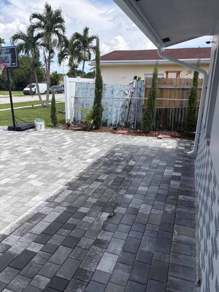 8250 Sw 8th Court - Photo 8