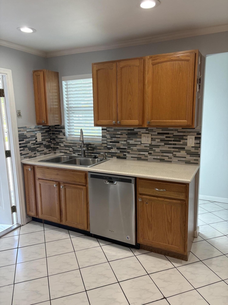 8250 Sw 8th Court - Photo 16