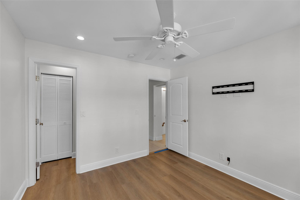 2401 Ne 47th Street - Photo 26