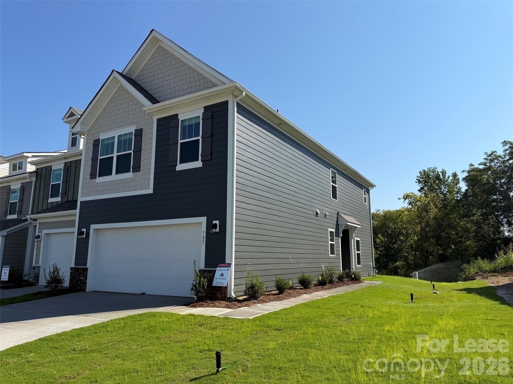 785 Kitfox Drive Nw - Photo 2