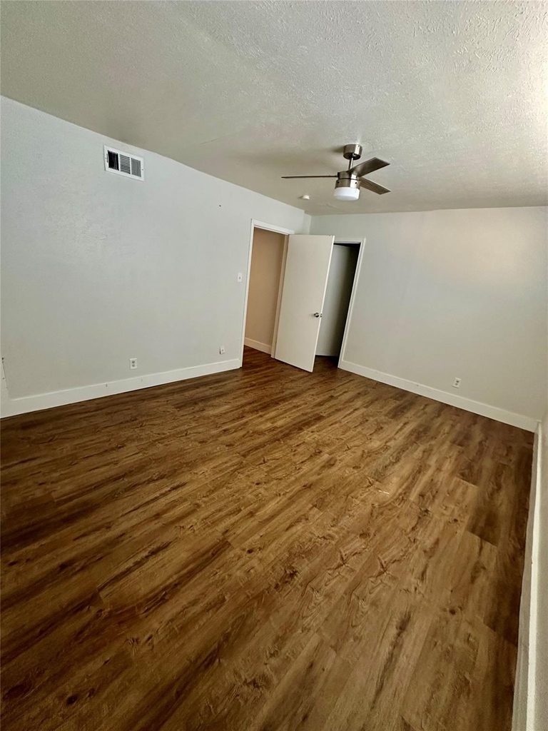 2211 S Vernon Avenue - Photo 8
