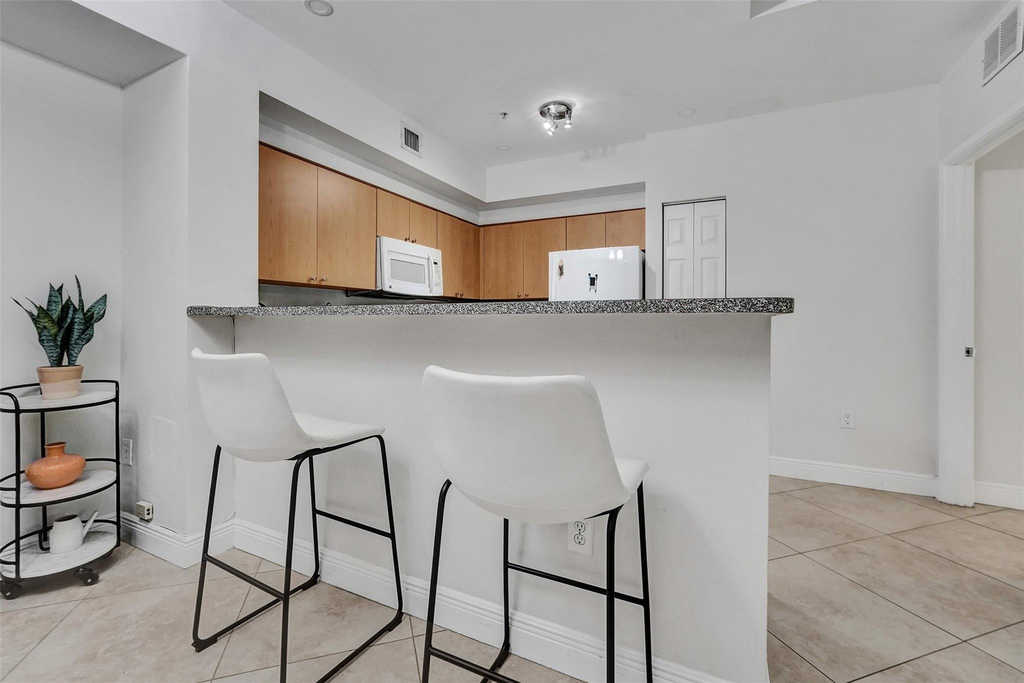 7940 N Nob Hill Road - Photo 5