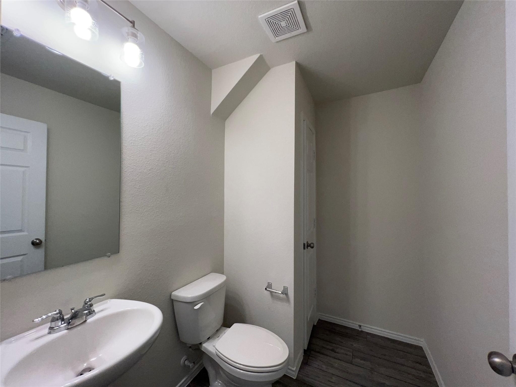 16013 Crews Avenue - Photo 4