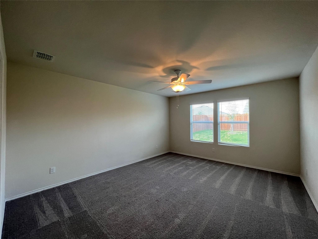 16013 Crews Avenue - Photo 9