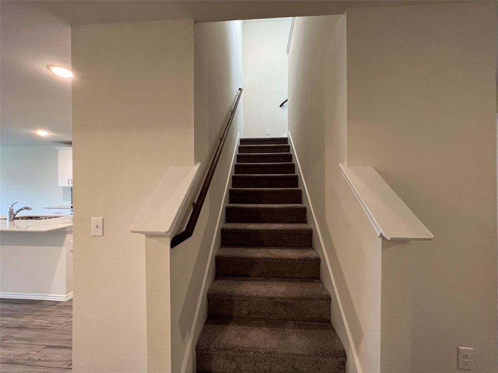 16013 Crews Avenue - Photo 14