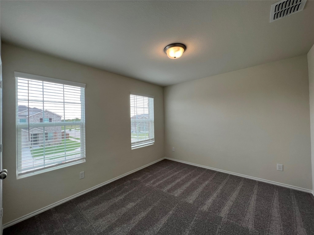 16013 Crews Avenue - Photo 17