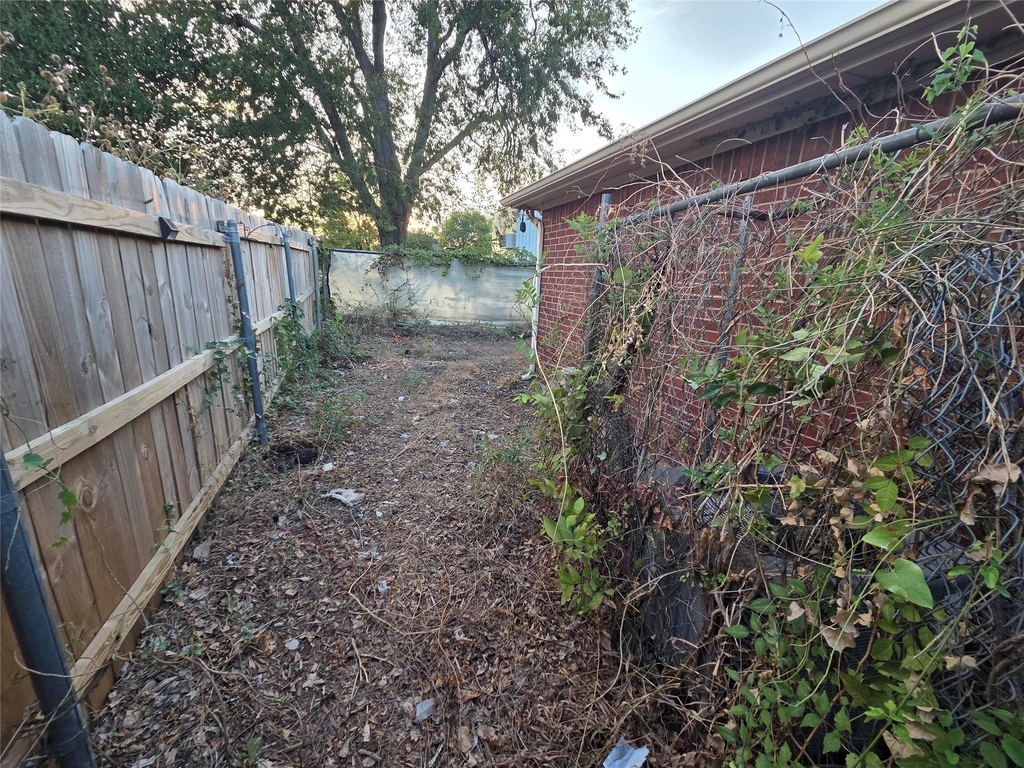 900 Naomi Lane - Photo 18