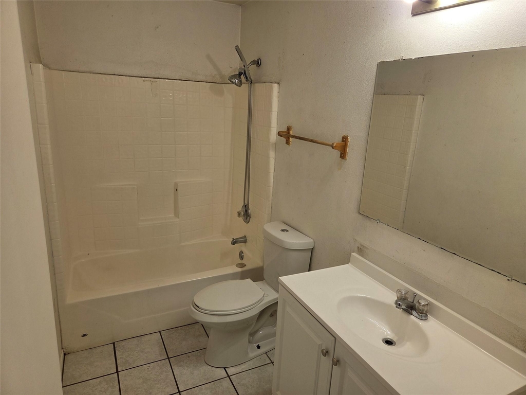 900 Naomi Lane - Photo 10