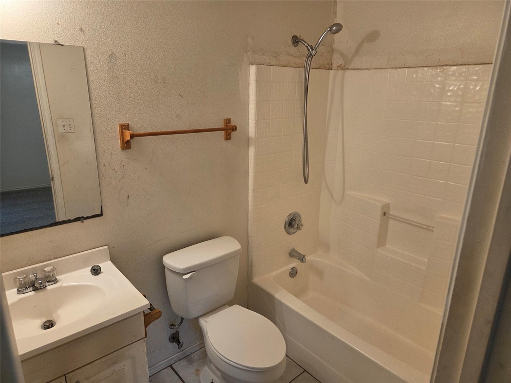 900 Naomi Lane - Photo 13