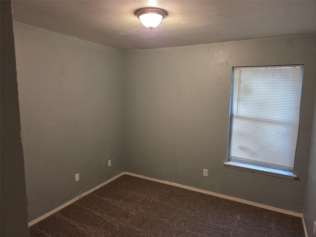 900 Naomi Lane - Photo 9