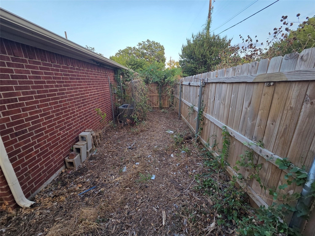 900 Naomi Lane - Photo 17