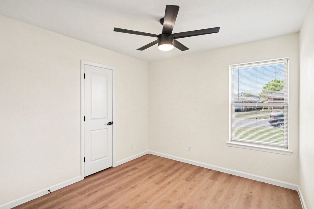 772 Hampshire Drive - Photo 14
