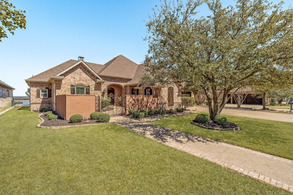 4204 Bluff View Drive - Photo 0