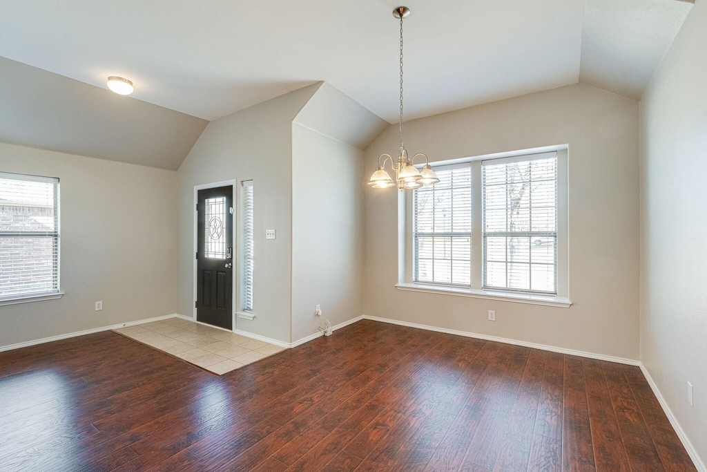 5113 Bear Valley Drive - Photo 4