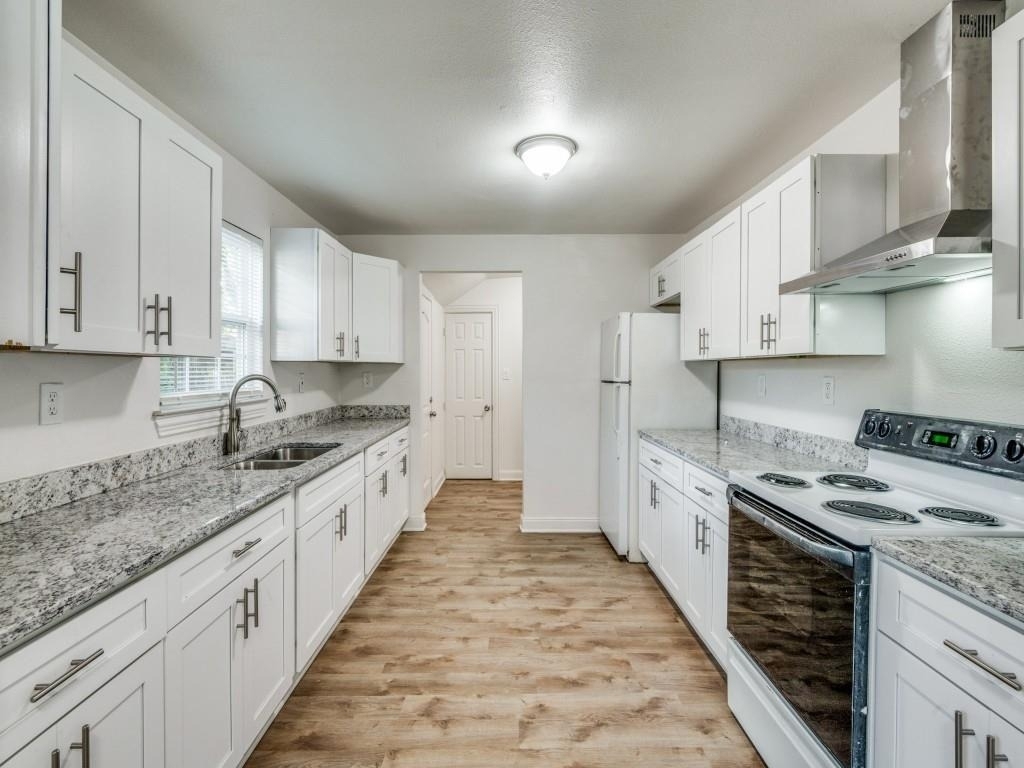 3902 Kenilworth Street - Photo 1