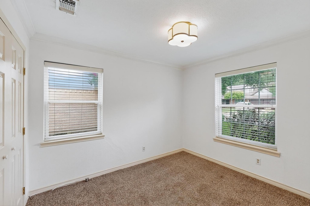 2927 Selma Lane - Photo 27