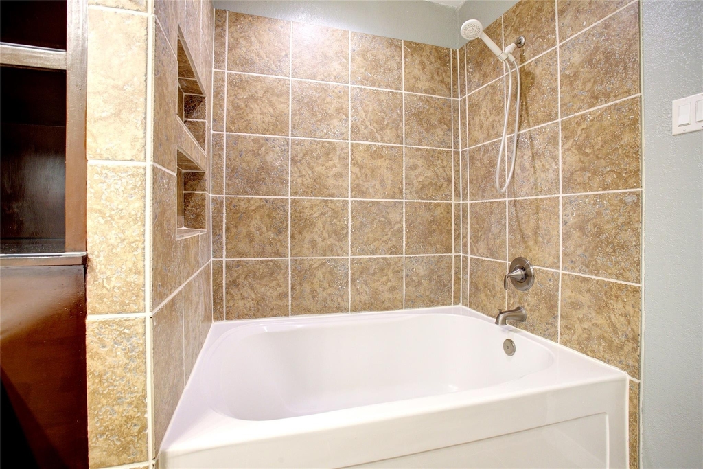 1304 Harwell Drive - Photo 11