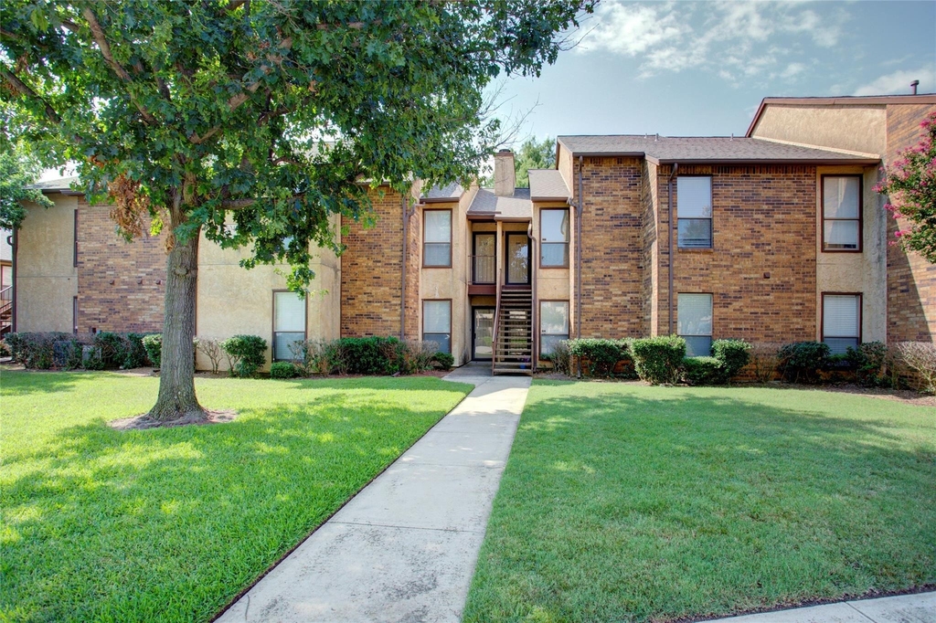 1304 Harwell Drive - Photo 0