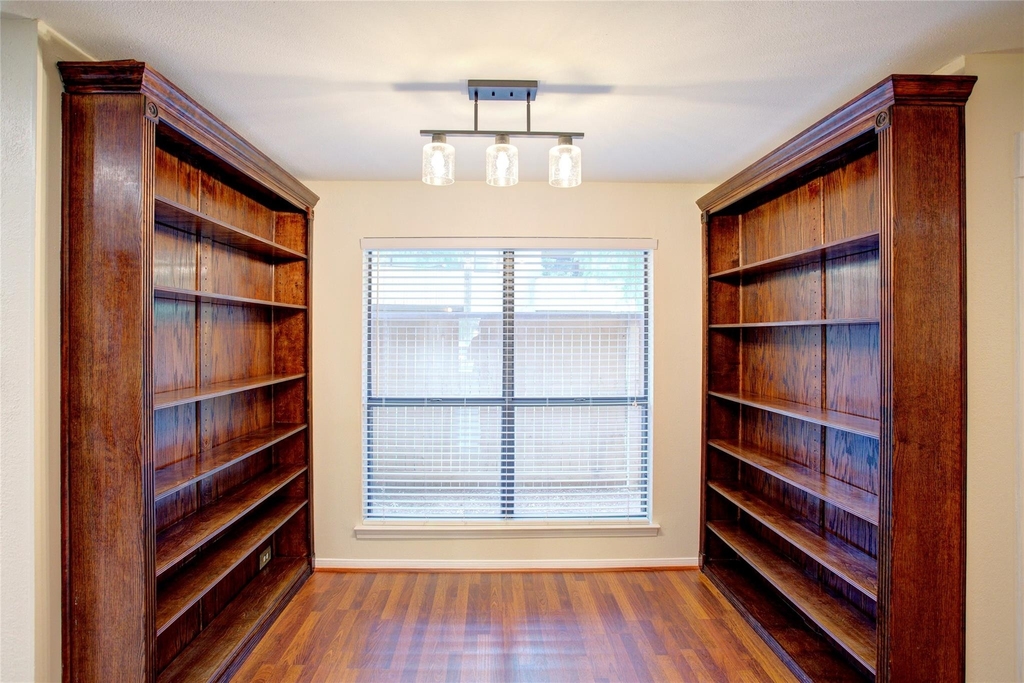 1304 Harwell Drive - Photo 9