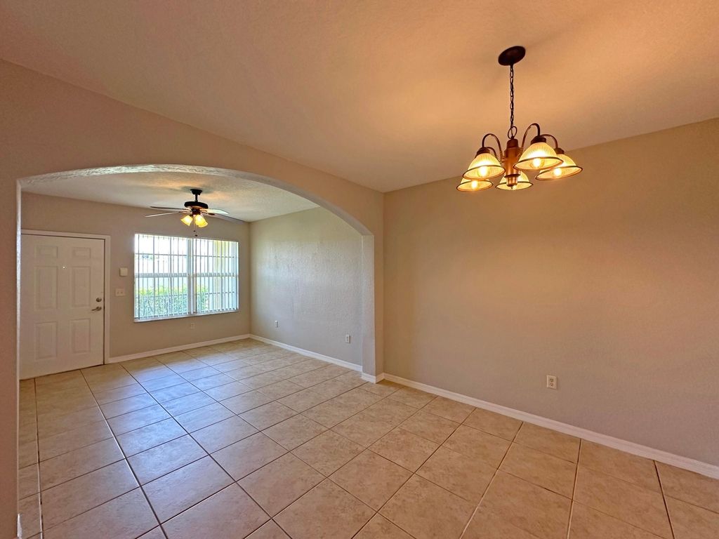 158 Sw Peacock Boulevard - Photo 2