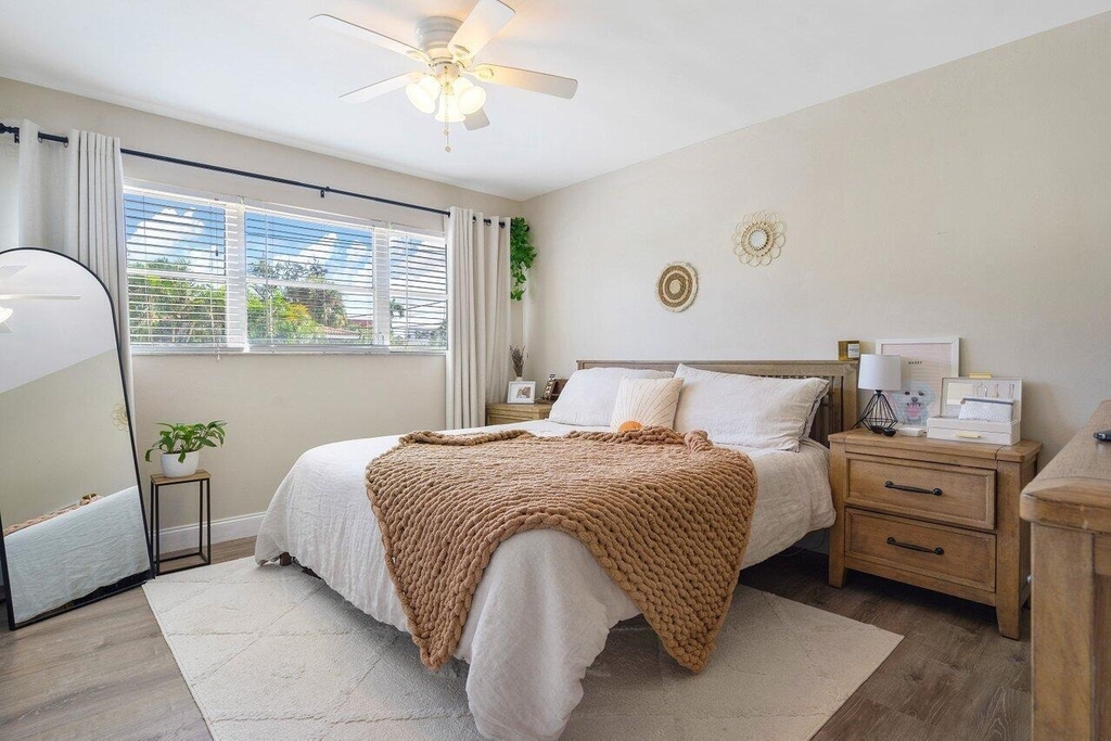 2455 Ne 51st Street - Photo 20