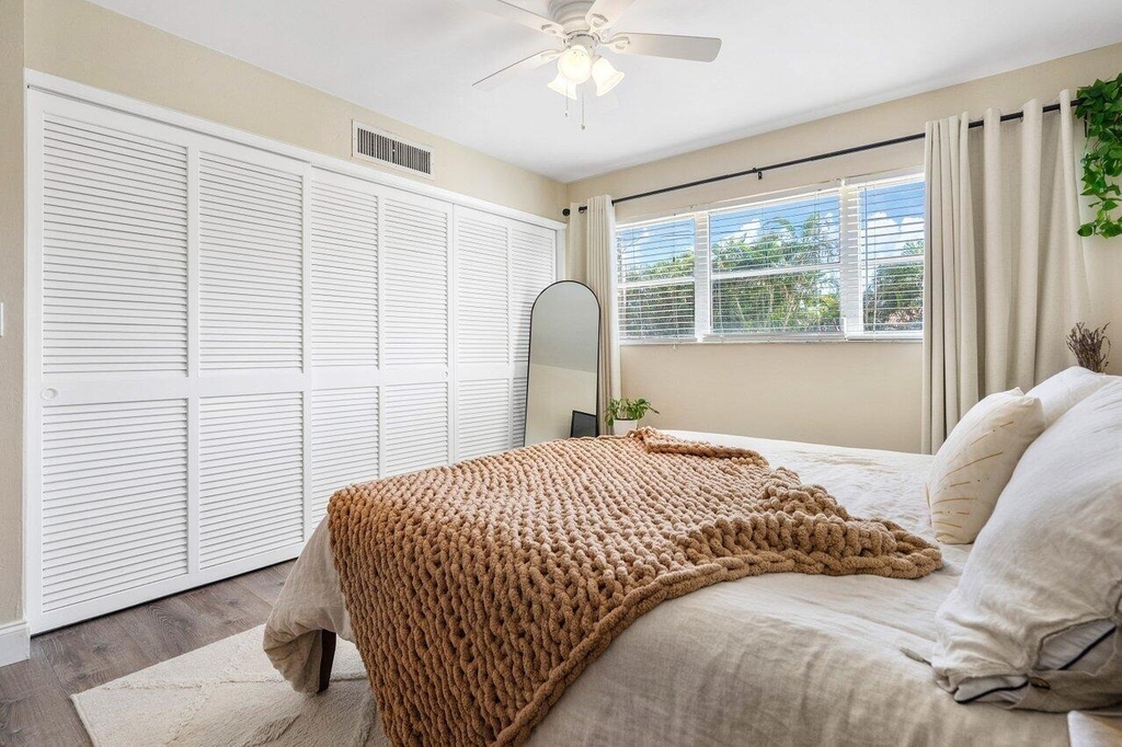 2455 Ne 51st Street - Photo 19