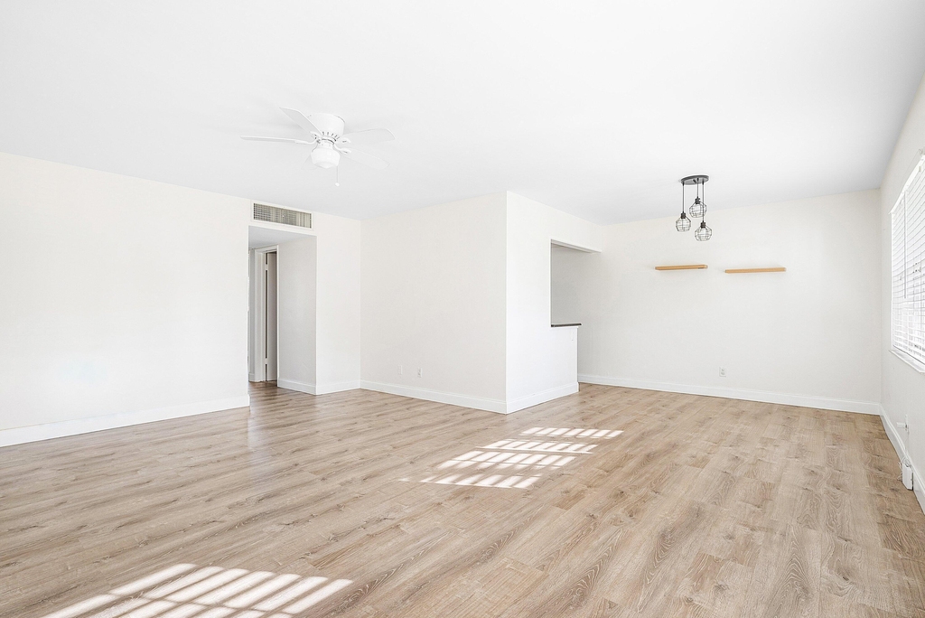 2455 Ne 51st Street - Photo 0