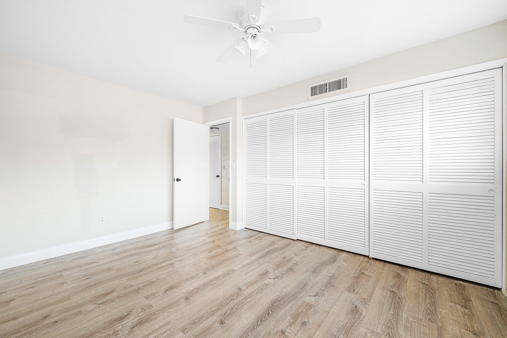 2455 Ne 51st Street - Photo 18