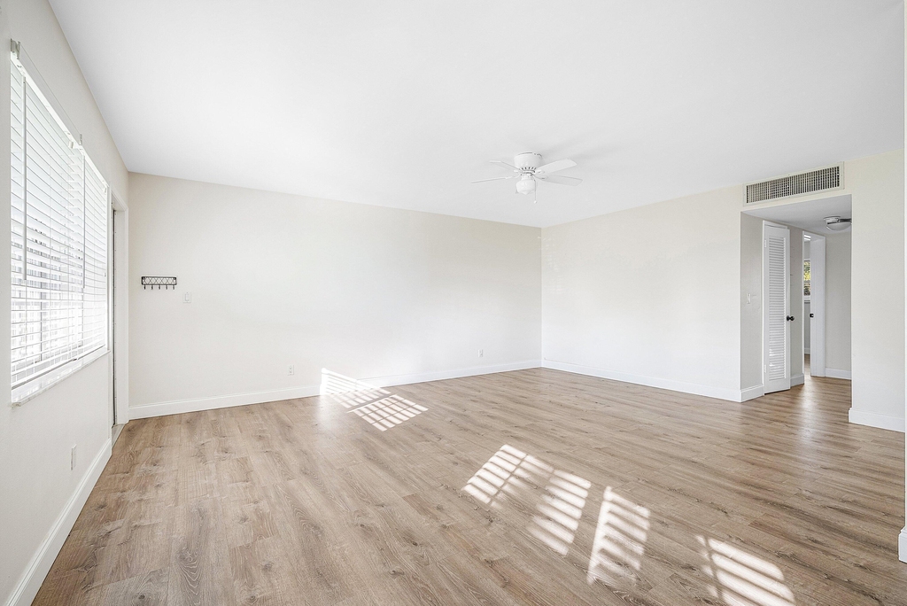2455 Ne 51st Street - Photo 11