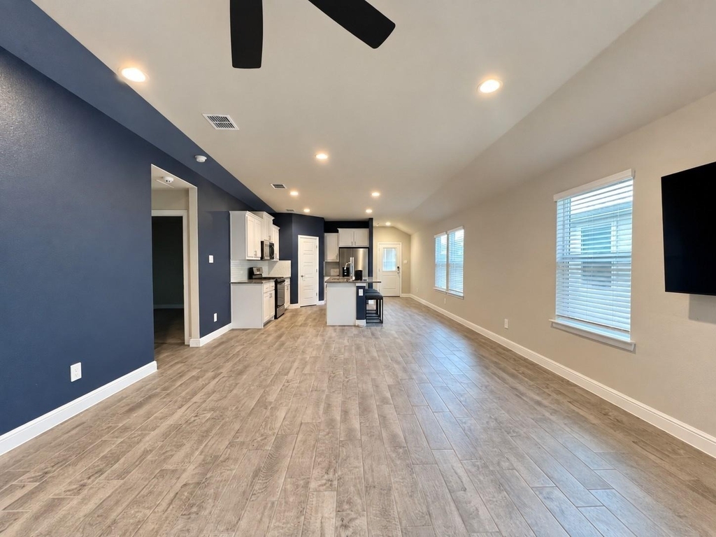 606 Capstone Circle - Photo 3