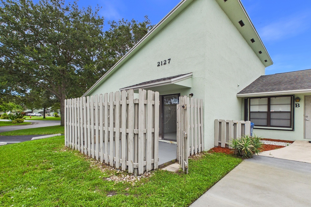 431 Jupiter Lakes Boulevard - Photo 12
