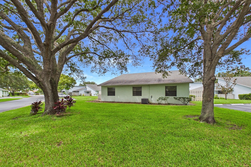 431 Jupiter Lakes Boulevard - Photo 2