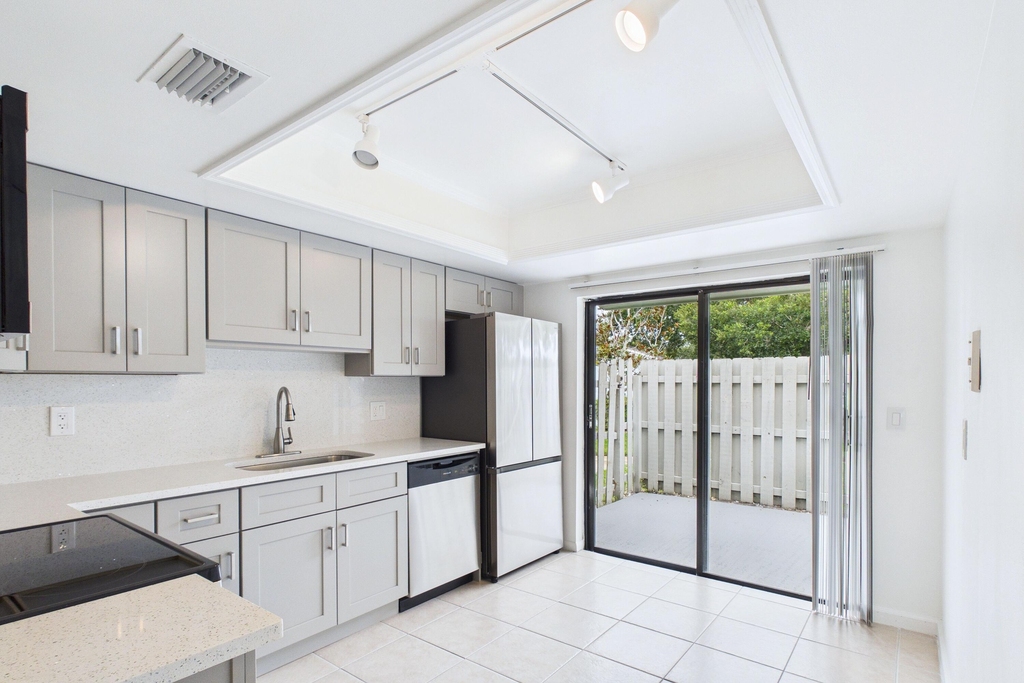 431 Jupiter Lakes Boulevard - Photo 9