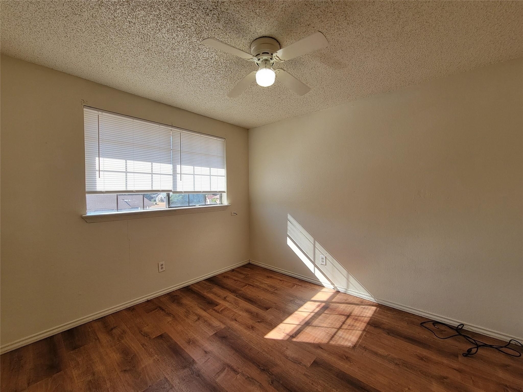 1324 Bluffview Drive - Photo 7
