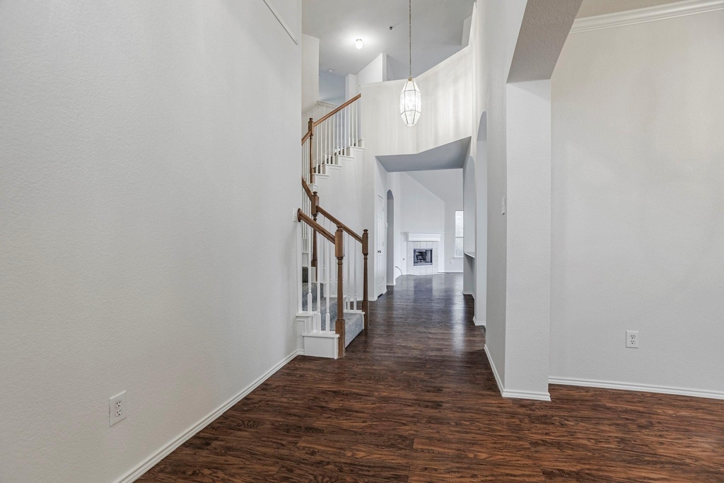 7025 Michael Drive - Photo 2