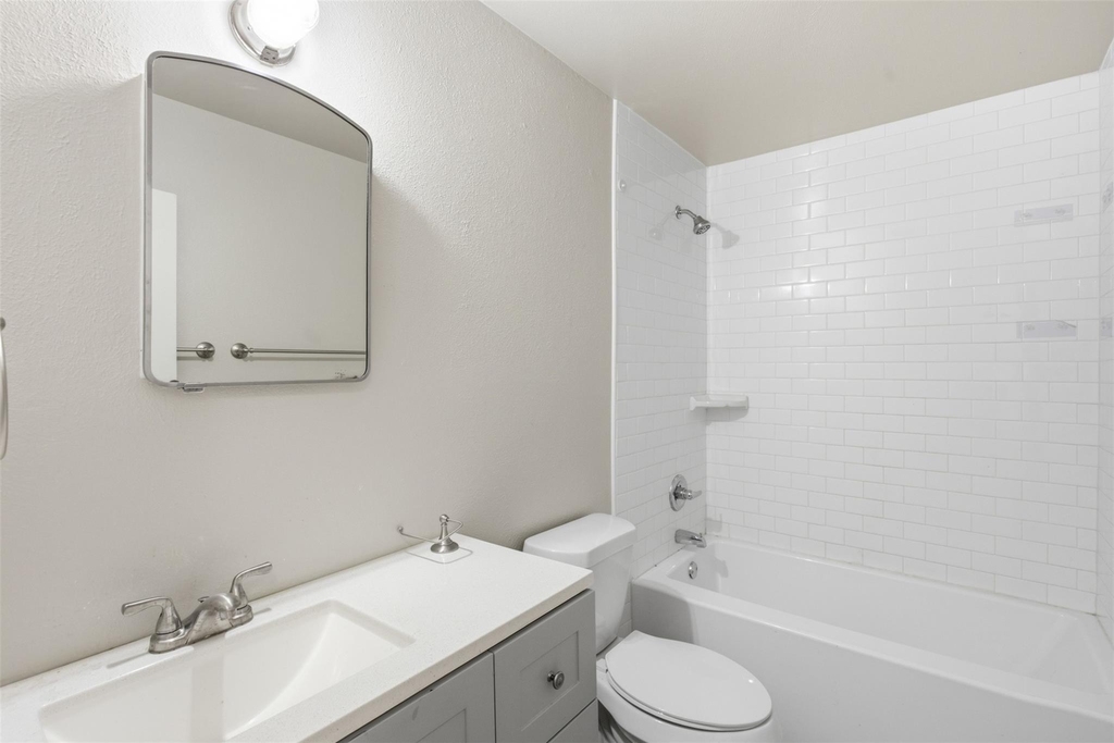 809 S Brazos Street - Photo 13