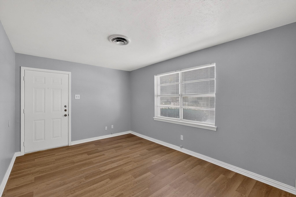 222 W Union Bower Road - Photo 4
