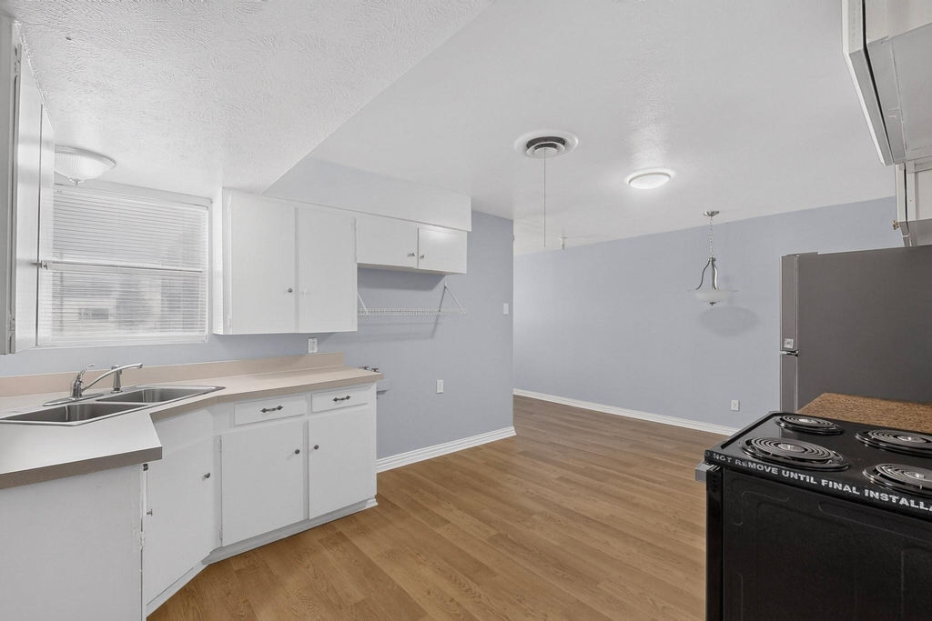 222 W Union Bower Road - Photo 9